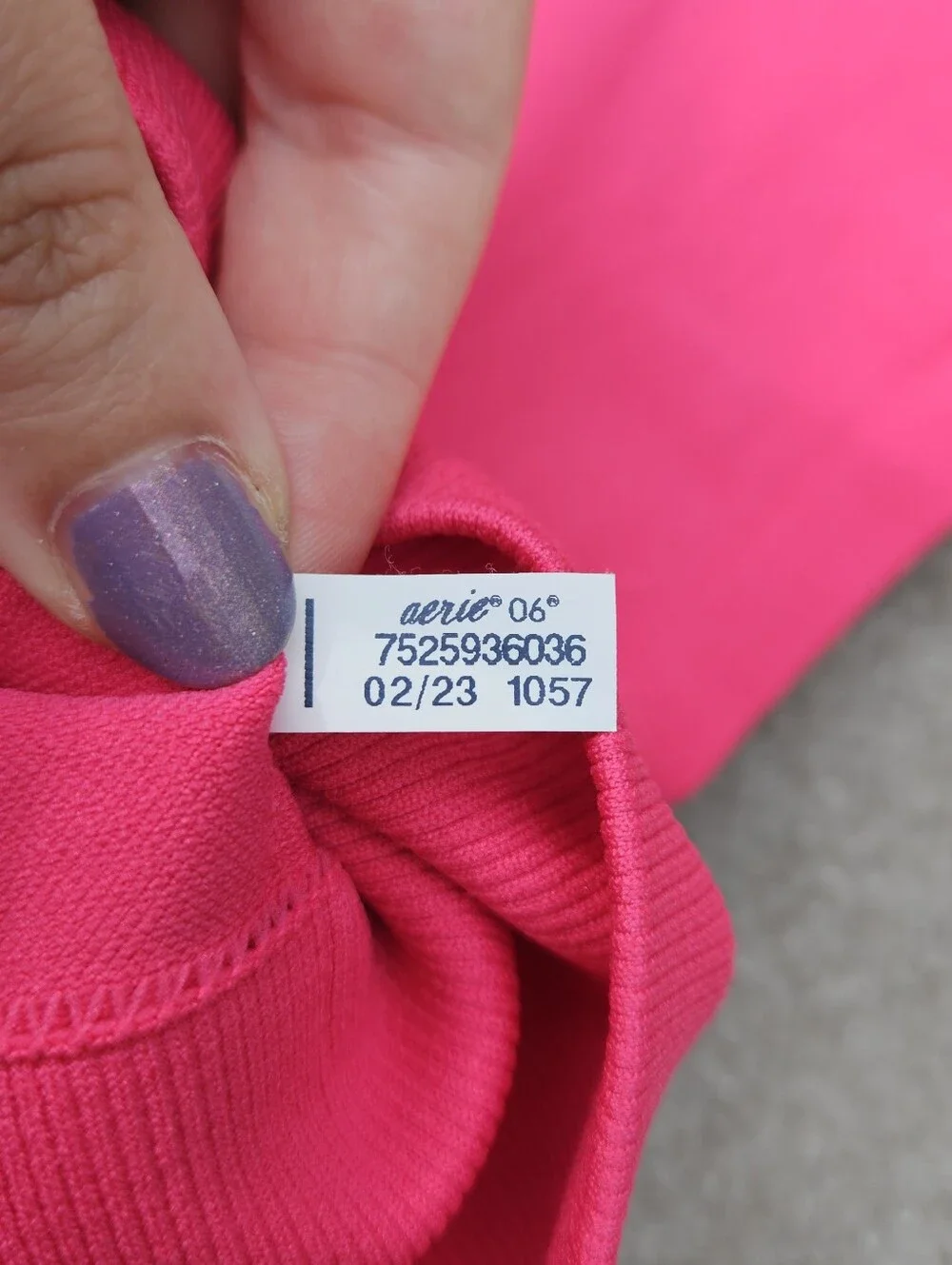 Offline by Aerie Seamless Workout Crop Top Size Small Short Sleeve Bright Pink - Picture 9 of 12